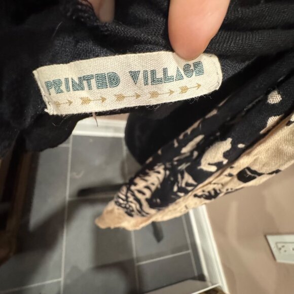 Printed Village Black & Beige Abstract Pattern Scarf Soft Lightweight Wrap - Picture 2 of 2